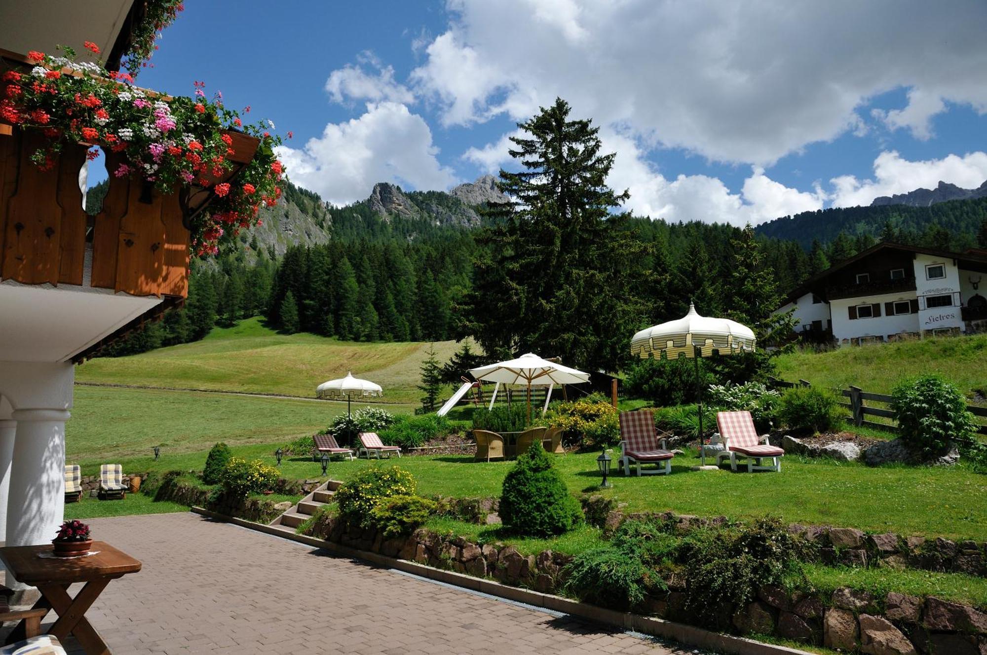 Garni Hotel Iris Selva di Val Gardena Exterior foto